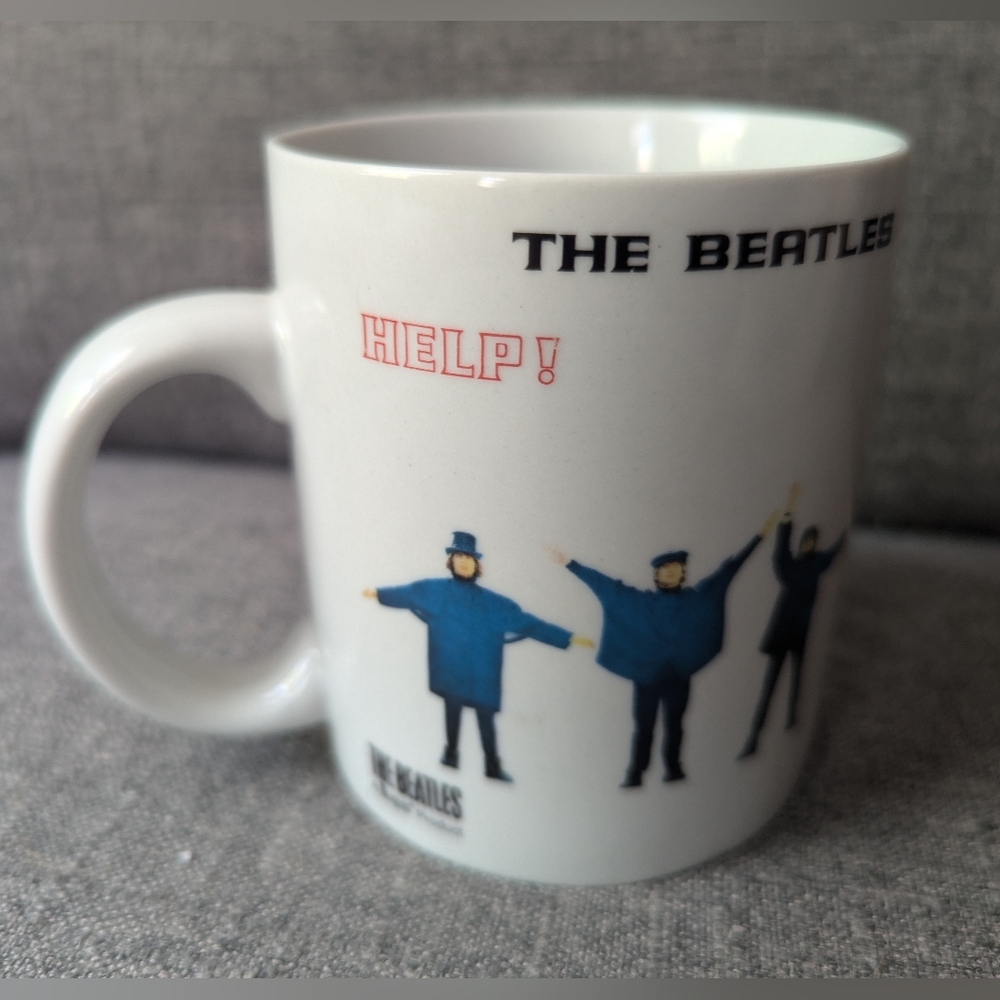 THE BEATLES Help! John Lennon Paul McCartney George Harrison Ringo Starr Mug